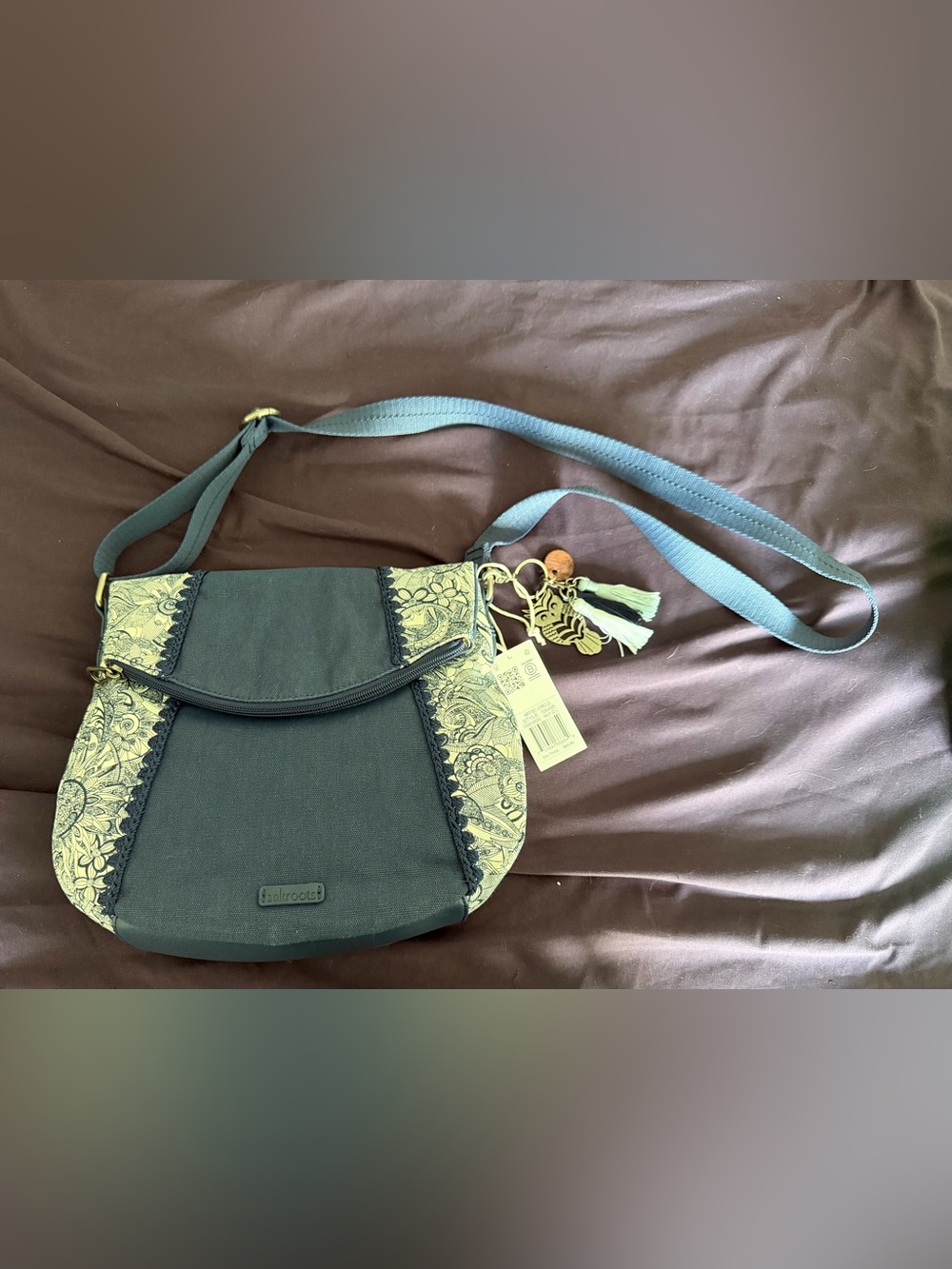 ✨NWT✨Sakroots: Crossbody Bag (includes owl bag charm)